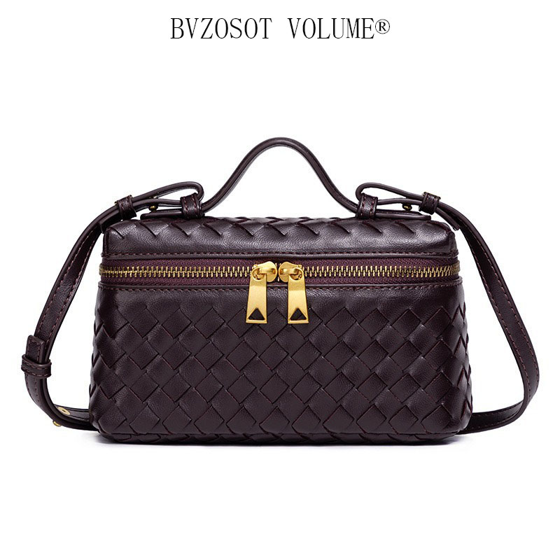 Small - scale hand - knitted box - shaped bags New fashion lunch - box - style bags from brand B Hand - carried single - shoulder and cross - body bag