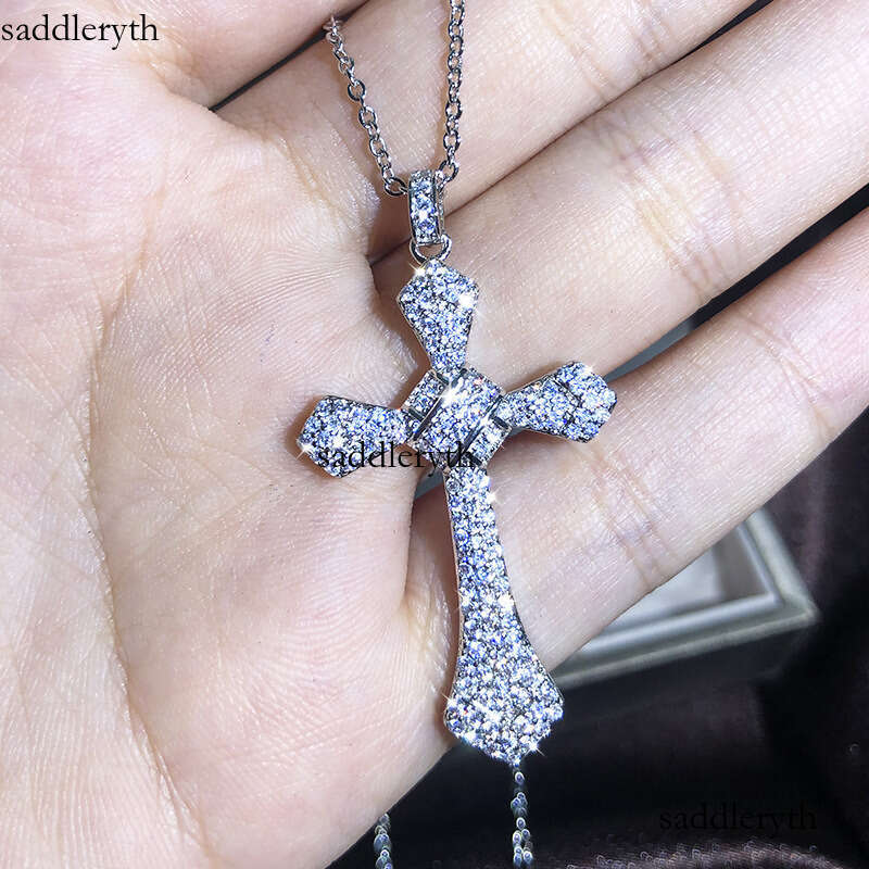 Cubic VVS Moissanite Jesus Cross Pendant Necklace Charm Designer Chain Sterling Sier Filled Moissanite Crystal Dia Necklaces for Woman Man Gift Fine J