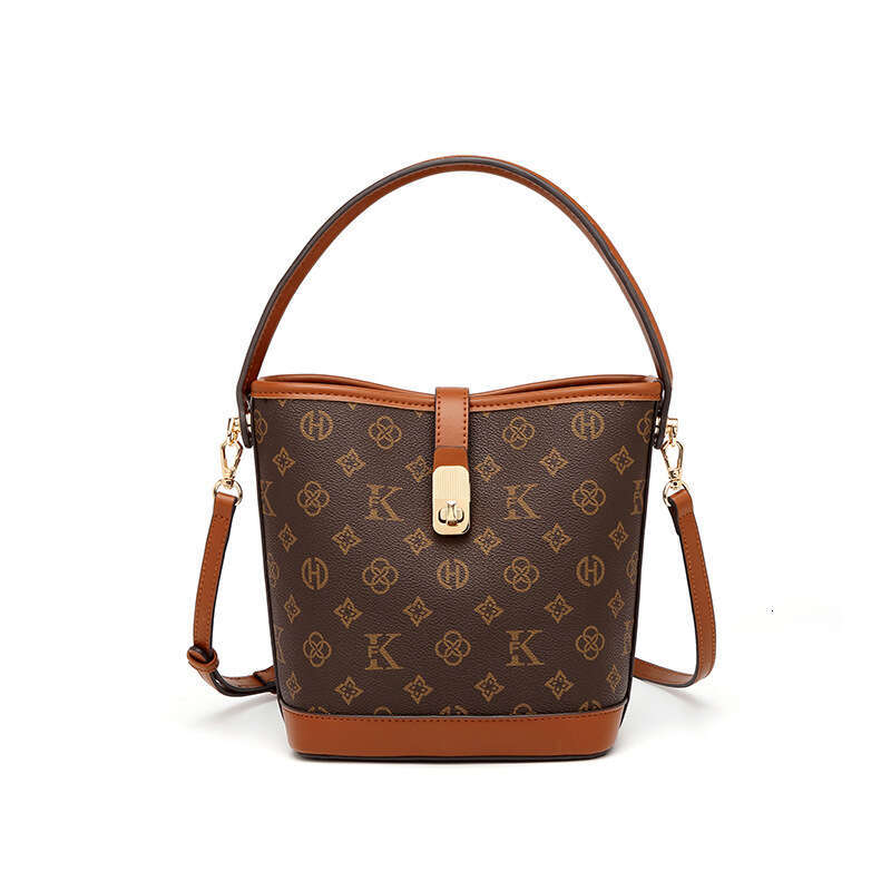 New Designer Luxury bag Large Capacity Crossbody Women's Bucket Versatile Genuine Leather Commuter Shoulder Bag