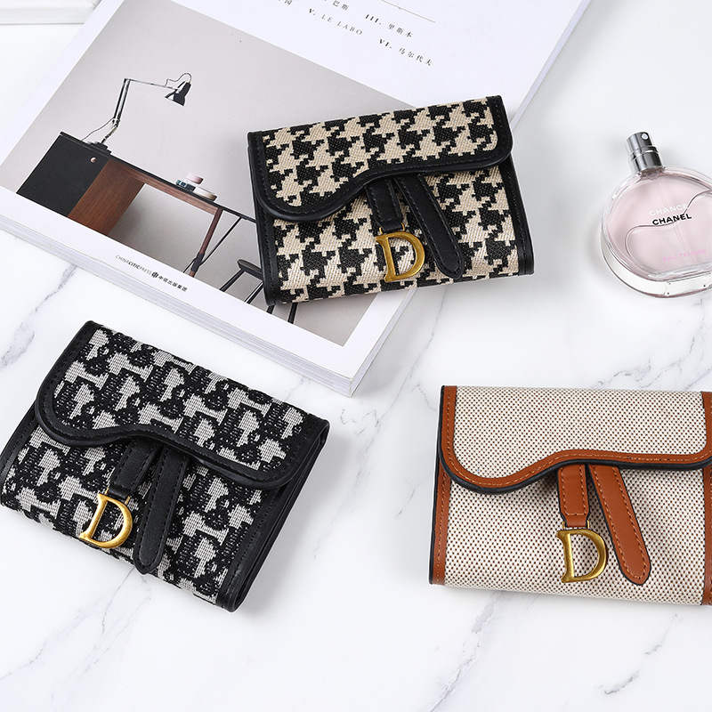 European Vintage Long Wallet for Women - Large Capacity Tri-Fold Clutch with D-Ring Closure & Multi-Card Organizer Free Shipping
