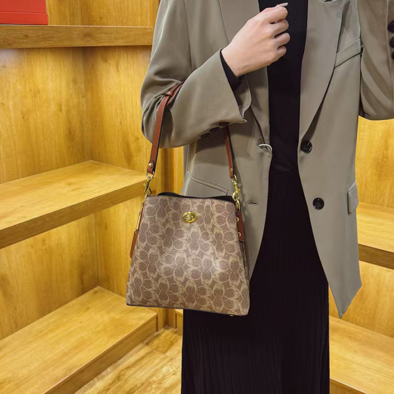 Tote bag Designer bag Fashion Bags Women's Travel Luxury Handbag Shoulder Beach Bag Hot Tote Bag Large Letter Designer Large Capacity Bag Shoppin