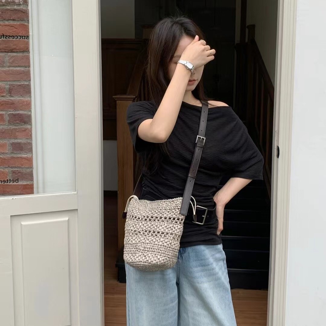 Free shipping designer bag 2025 French Style Summer Beach Raffia Bucket Bag For Women New Fashion Straw Woven Shoulder Bag Crossbody Phone Bag