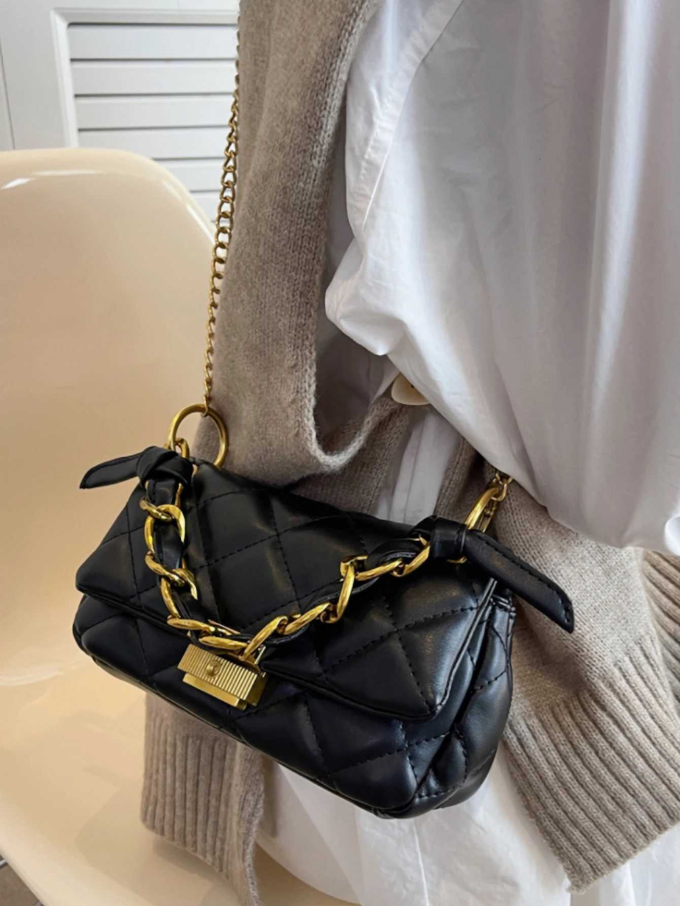 Reliable and modern chain small square bag simple and portable handheld shoulder bag Y250722