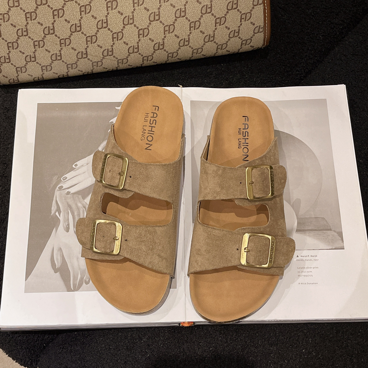 Luxury Brand Designer Shoes Vintage One-Strap Sandals For Women, 2025 New Summer Fashion Casual Style Beach Flat Sandals