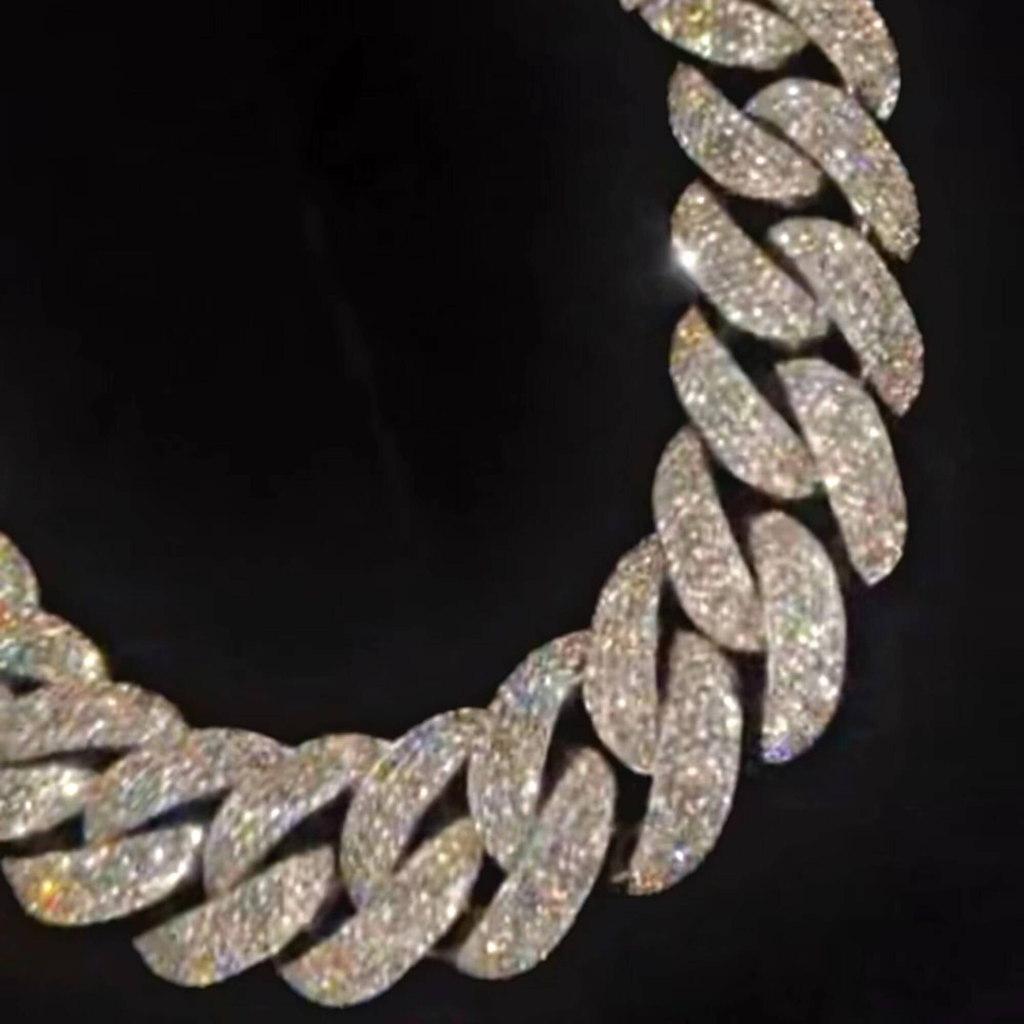 Customized 20 mm Cuban Link Moissanite Diamond Chain High Quality 925 Sterling Silver White Gold Diamond Chain