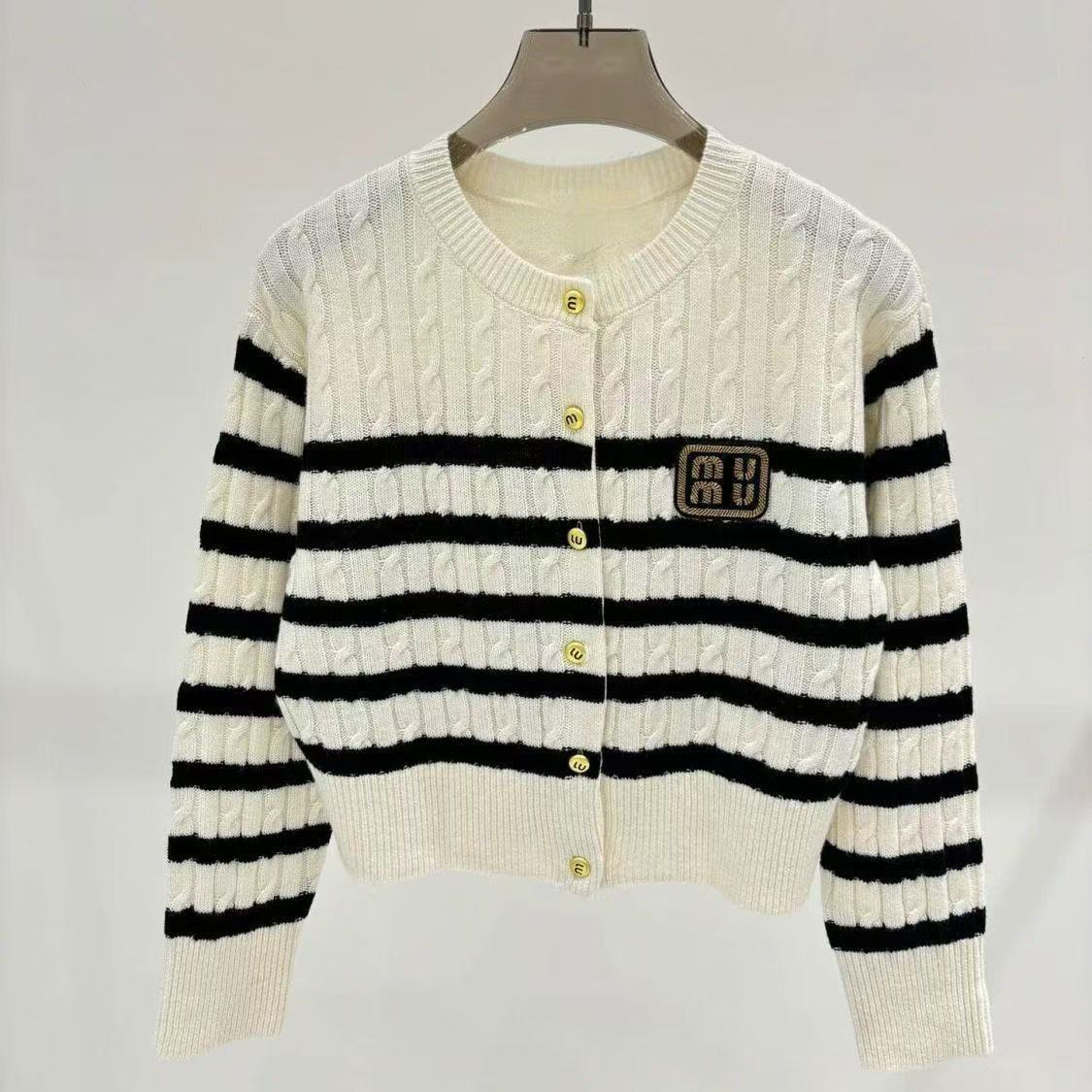 2025 Designer New Women's Knitted Cardigan Sweater Women's Long Sleeve Embroidered Lettered Button Decoration High Quality Asian Sizes S-XL