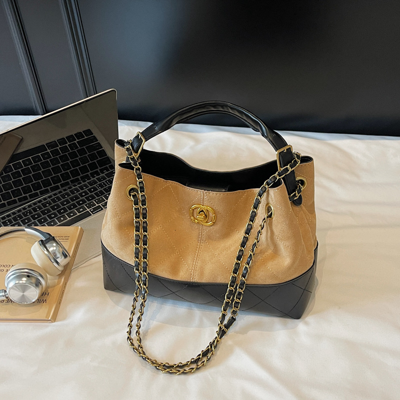 DHAL 2025 New Summer Fashion Trendy designer bag High-End Commuter Shoulder Bag for Women with Unique Design