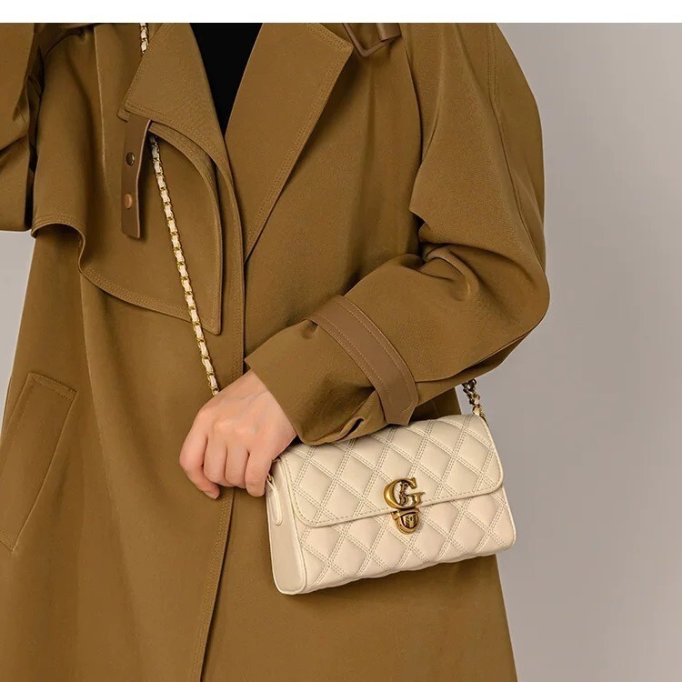 Free shipping designer bag 2025 High End Lock Buckle Quilted Chain Small Bag For Women New Fashion Versatile Bag Shoulder Bag Crossbody Bag