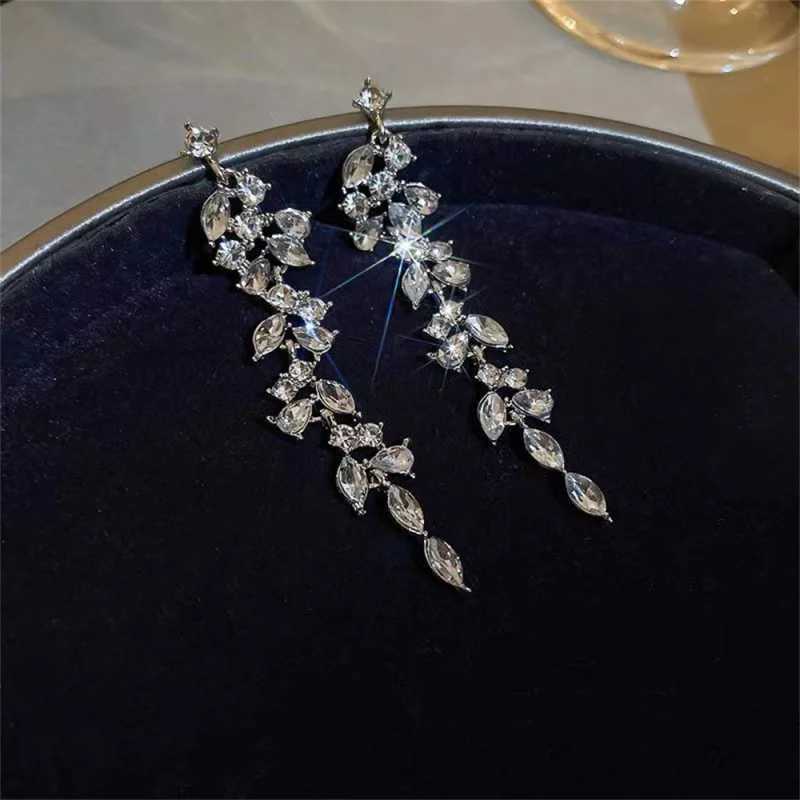 2023 New Silver Male Zircon Tassel Long Earrings For Women Shiny Crystal Wedding Statement Drop Earring Party Jewelry Gift XJ250722