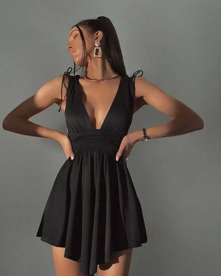 2025 Summer in Europe and the New Deep V Harness Dress Sexy Sleeveless Show Lace-up Back to Cultivate Ones Morality Dress Skirt XJ250722