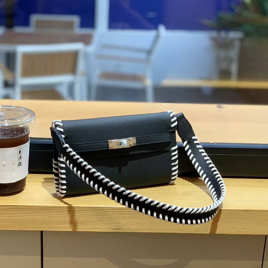 Free shipping designer bag 2025 High End Hand Woven Bag For Women New Lock Buckle Fashion Wide Shoulder Strap Underarm Single Shoulder Bag Crossbody B