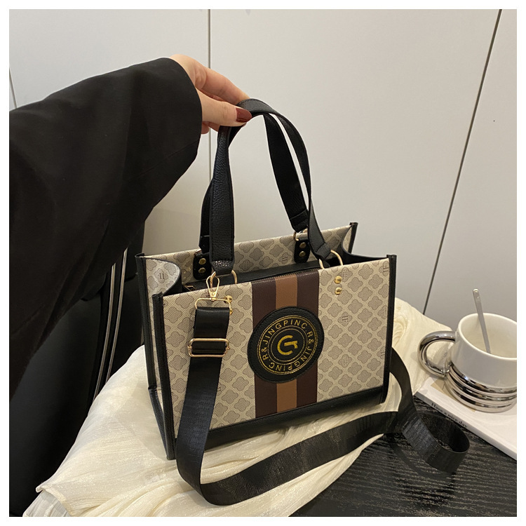 Luxury Brand Designer Bag Free Shipping New Style Tote Bag 2025 Gold Stamping Fashion Elegant Large Capacity Commuter Handbag Shoulder Crossbody Bag f