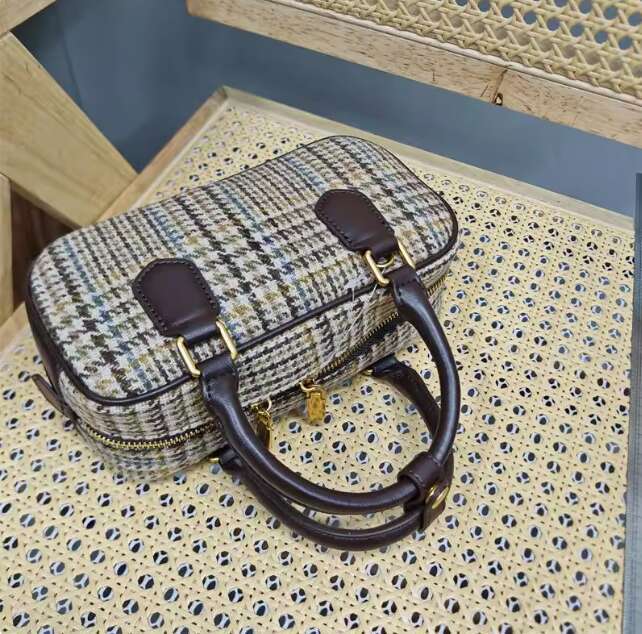 Designer Bags Luxury Fashion Portable Bowling 2025 New Autumn and Winter High-End One-Shoulder Messenger Bag Female Trend