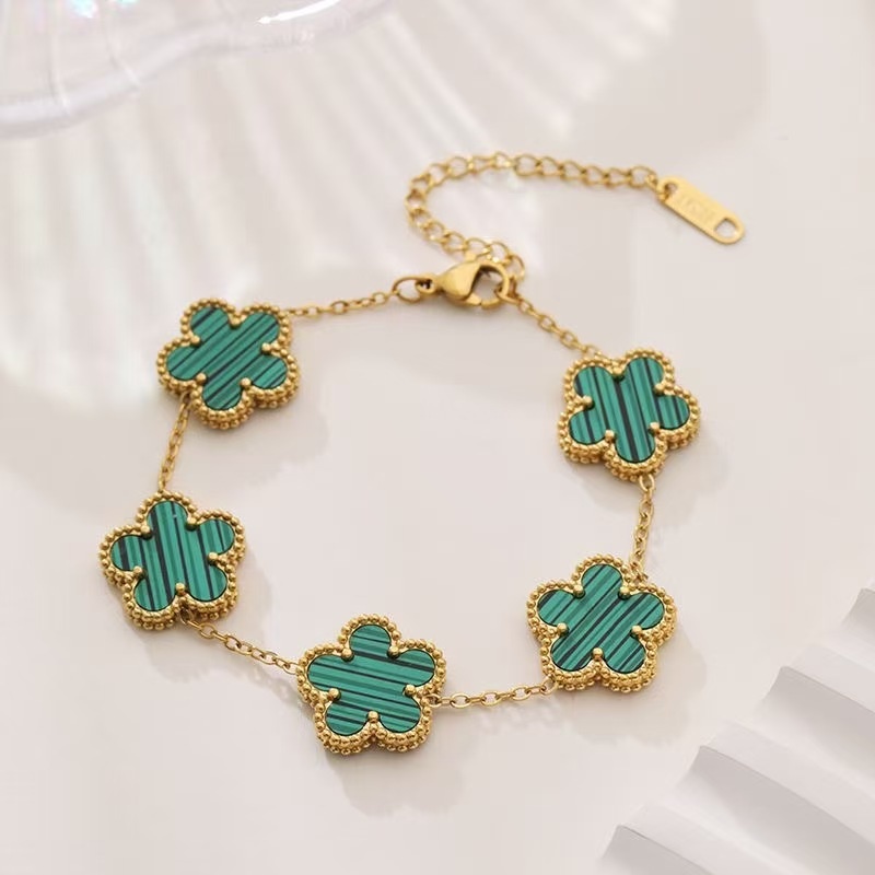Four leaf clover bracelet designer jewelry bracelets white black red 18K gold Silver charm bracelet lady mother gift not fading for women men bangle clover beautiful