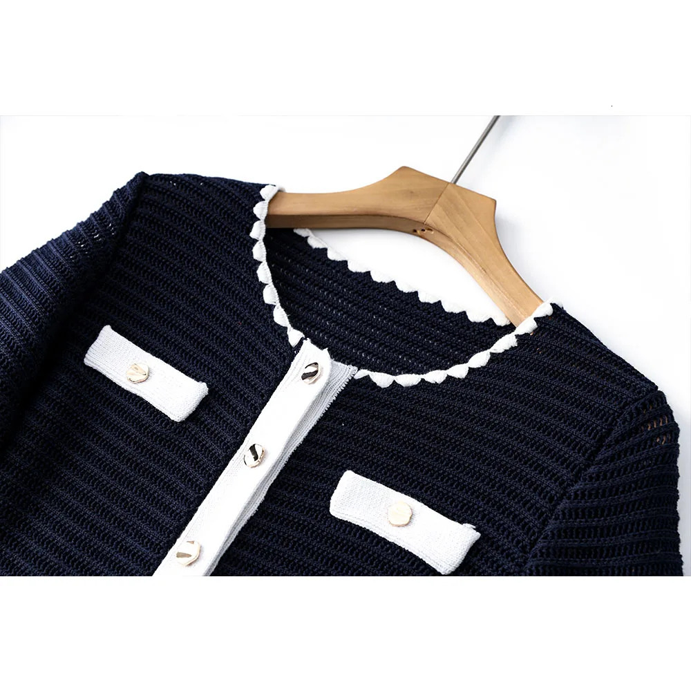 High quality French contrasting round neck topirregular edge waist cinched half skirt knitted two-piece set 250723