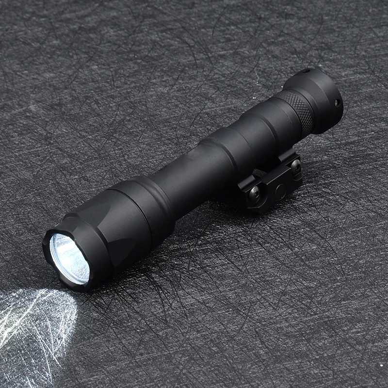 WADSN Tactical SF M600 M300 M600C Flashlight Hunting Weapon Light Airsoft Gun AR15 Rifle Torch Scout Light 20mm Picatinny Rail W250722