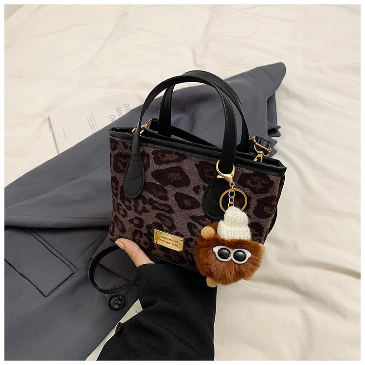Summer new women's crossbody bag fashion leopard print women's fashion crossbody bag cute hanging decoration new women's women's s
