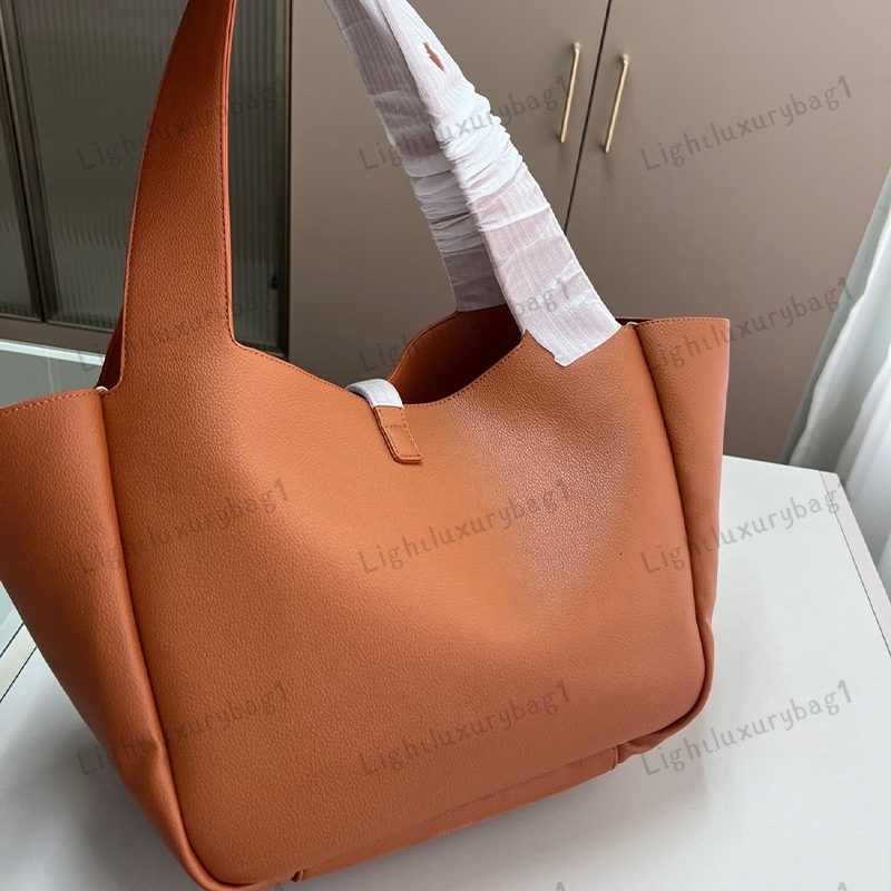 Designer BEA Soft Leather Shoulder Bag Black Handbags Women Large Capacity Underarm Bag Luxury Tote Classic Female Suede Shopping Bag 240617