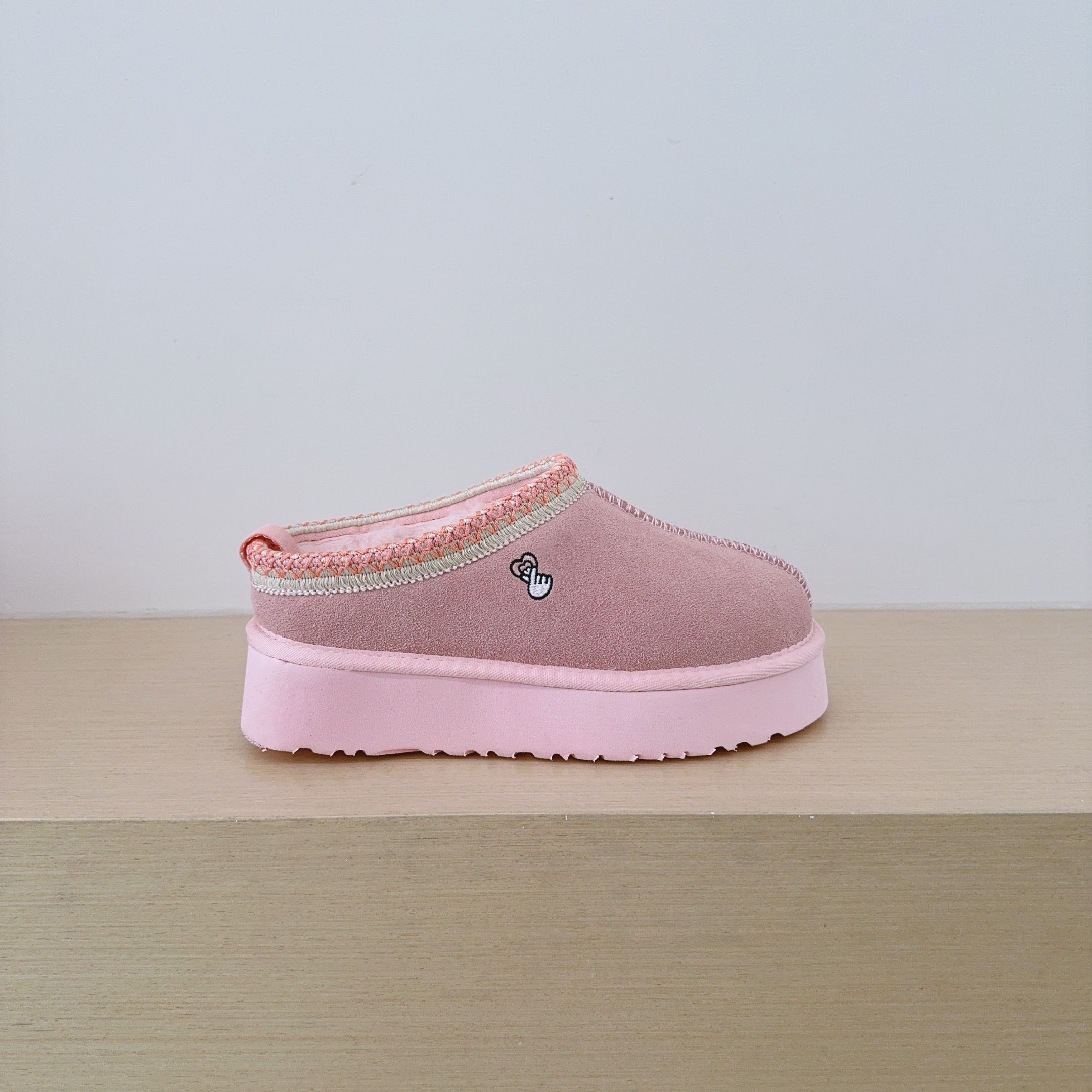 Ladies' Fashionable Leather Short Tube Cotton Slippers Designer High-End Flat Bottom Plush Slippers For Winter Warmth