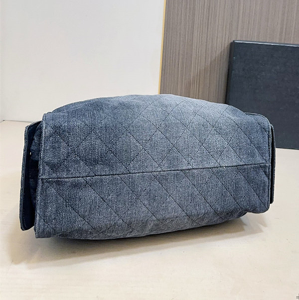 The denim bag is fashionable and practical, making it an excellent companion for shopping, studying, or working.