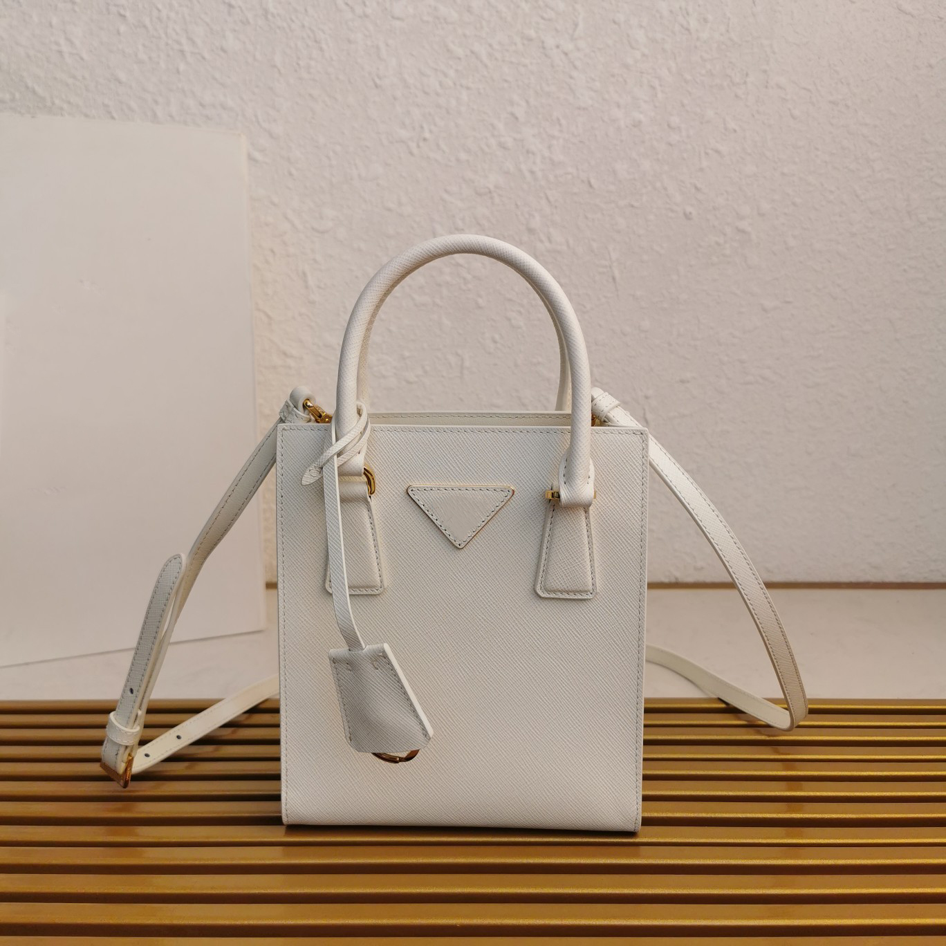 Basso Designer Designer 10A Classa Classe Classa DI Pacchia DI Pacchia Piccola …