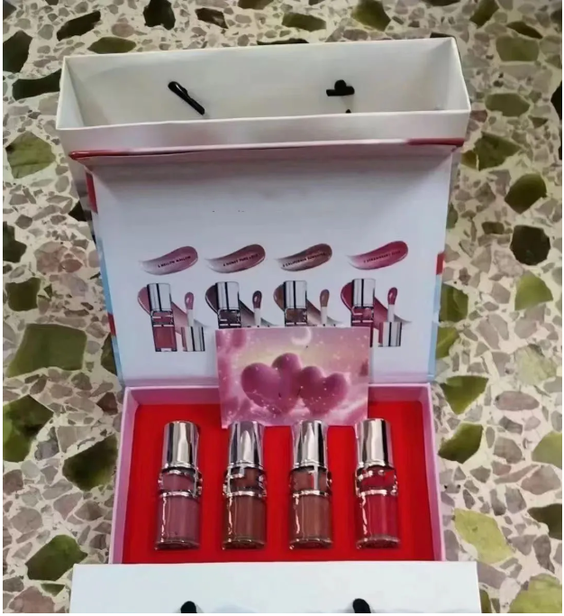 Makeup Set Lip Gloss 6ml with 4pieces Lipgloss Plumping Lip Oil Liquid Lipstick Kits Moisturizing Crystal Shiny Glitter Lips Beauty Cosmetics 4pcs Gift Box 03 04 05 07