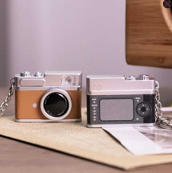 New Mini SLR Model Camera Keychain Car Key Ring LED Flashlight Colorful Key Chain Best Party Gift Jewelry M250723