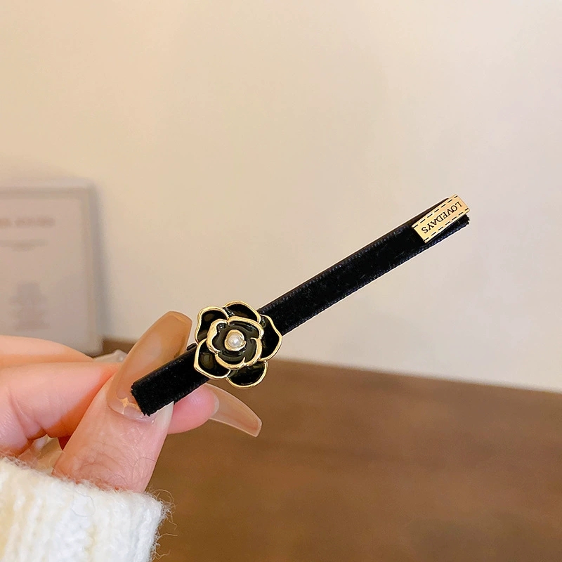 Chic Vintage-Inspired Camellia Hair Accessory with Straight Claws Feminine Jewelry for Everyday Use