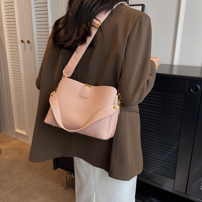 2025 Summer New Women's Crossbody Bag Fashion Handheld Bucket Bag Large Capacity Women's Crossbody Bag New Women's women's Shoulde