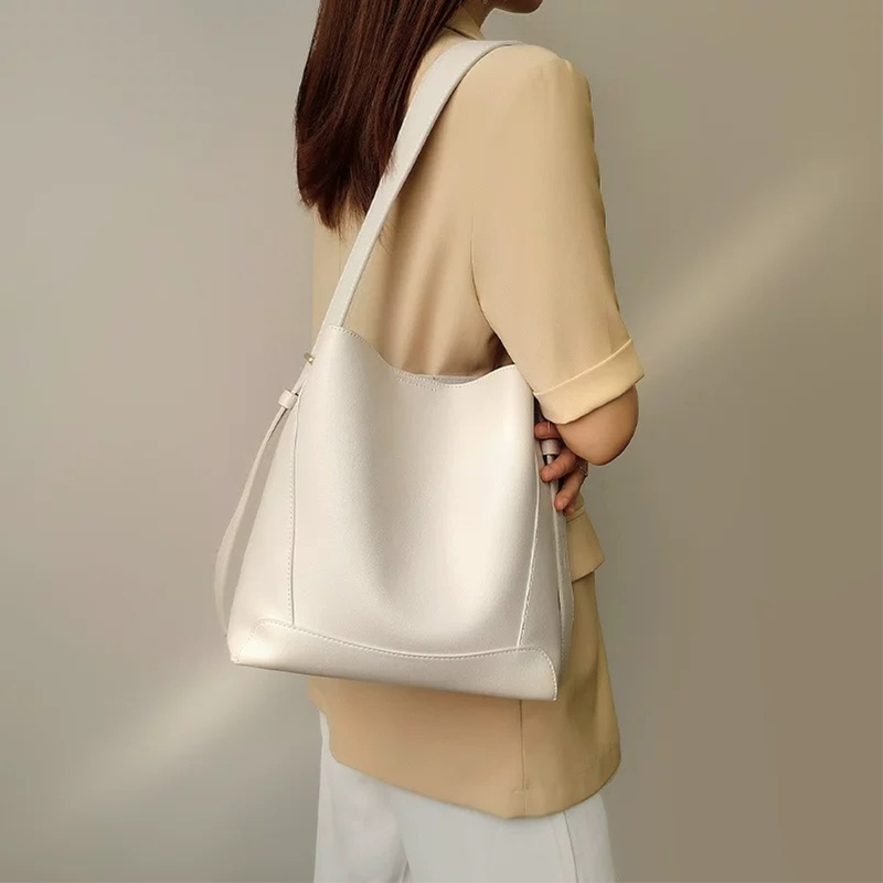 (Premium Version) Classical Chain Shoulder Bag Women's Handbag Crossbody Bags Bucket Bag