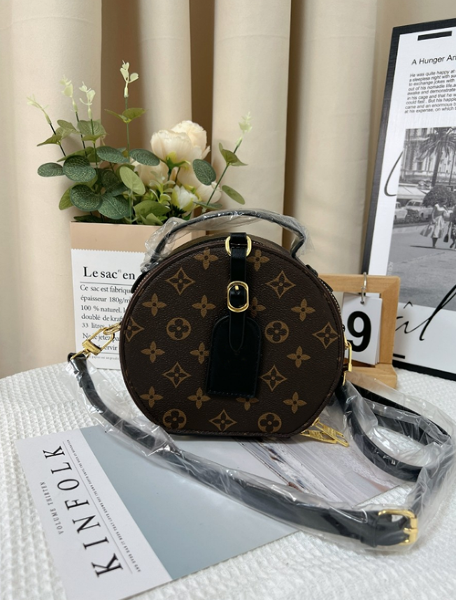 2025Lady BOITE Fashion shoulder bags Women Designers Round Circle Purses High Quality Handbags