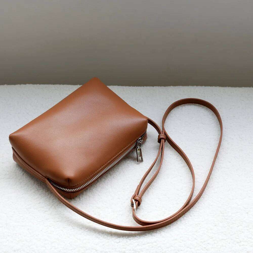 Sheepskin Small Square 2025 New Niche Vintage Genuine Leather Mobile Phone Simple Women Mini One-Shoulder Crossbody Bag
