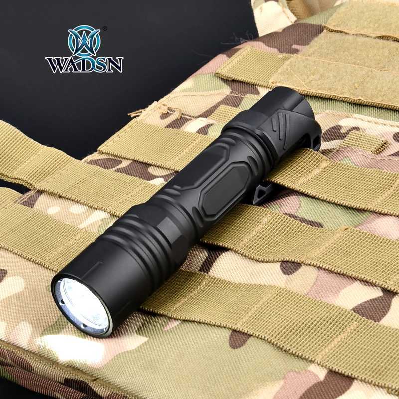 WADSN Full Size PLHV2 Tactical Flashlight Weapon Light For Fast Helmet 1300LM Handheld Airsoft Accessories Hunting W250722