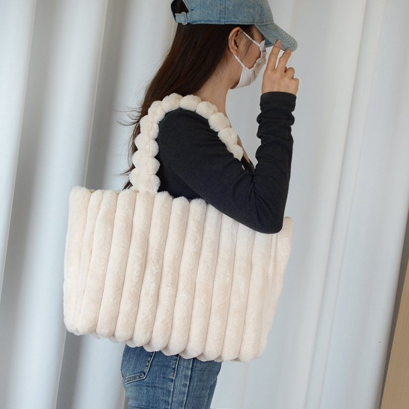Plush Bag for Women 2025 Autumn Winter New Fashion Single Shoulder Underarm Bag Large Capacity Handheld Tote Bag Fluffy Bag