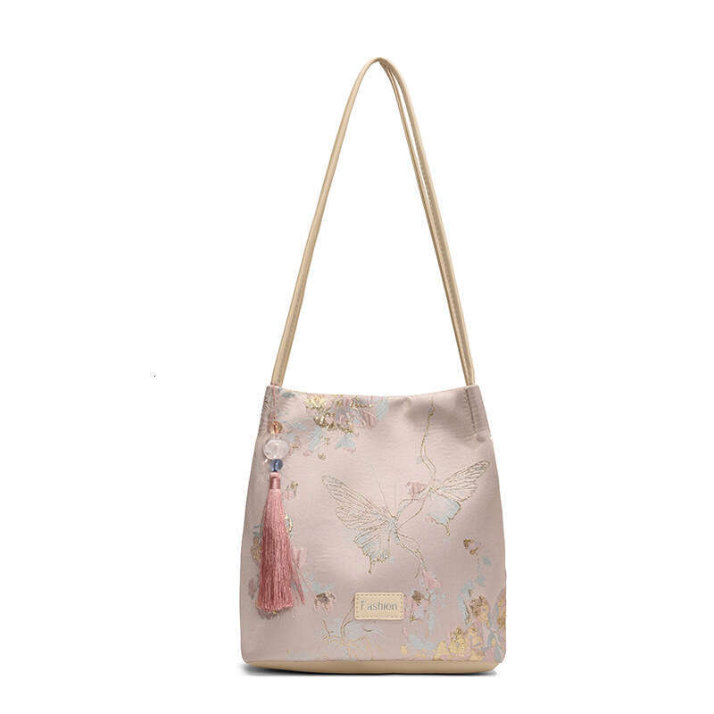 Chinese Style National Trend Large Capacity Underarm for Women 2025 New Fashionable Office Commute Shoulder Bucket Bag