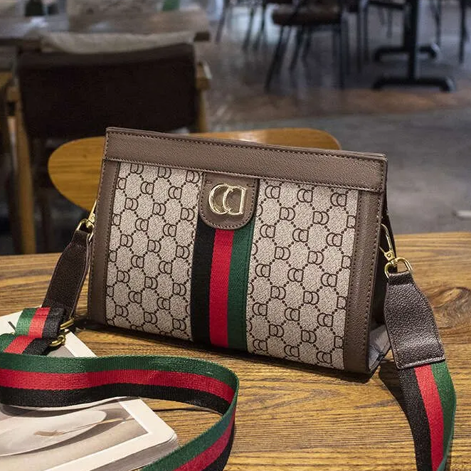 Designer Shoulder tote Bag purse wallet Cross body Luxury Bag Ladies Purse New Tide Fashion Chain Wide Strap Shoulder Bag Hundred Texture Small Square Bag beautiful