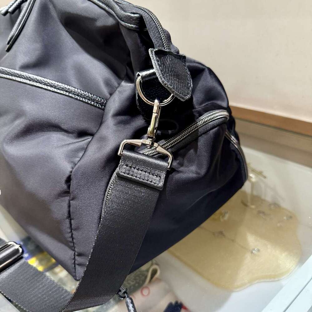 Large Capacity Travel Duffel Bag | Durable NylonMulti Pocket Design | Ideal for Gym Weekend Trips | Stylish SuepmreSports Bag