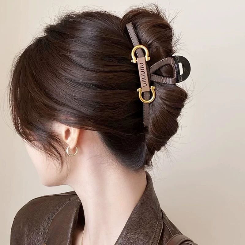 Premium Leather Claw Clip Oversized Shark Clip New Style Female Light Luxury Stylish Hair Clip for Back-of-Head Updos