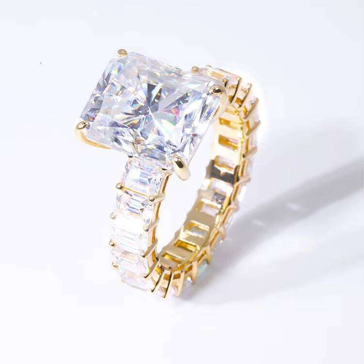 Custom Beautiful 14k Yellow Gold D Color Vvs 8ct Radiant Moissanite with GRA Certificate Women Ring for Engagement