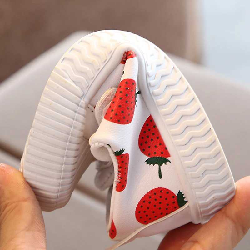 Hot Sale Pineapple Strawberry Spring and Autumn New Soft Bottom Girls Children Students Casual Non-Slip PU Leather Sports Shoes C260130