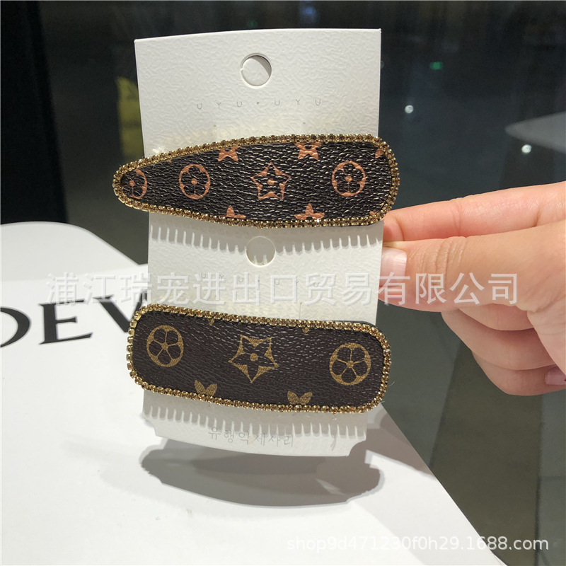 9 Colors Leather Waterdrop Letter Hair Clip Women Girl Cute Letters Barrettes for Gift Party Fashion Hair Accessories
