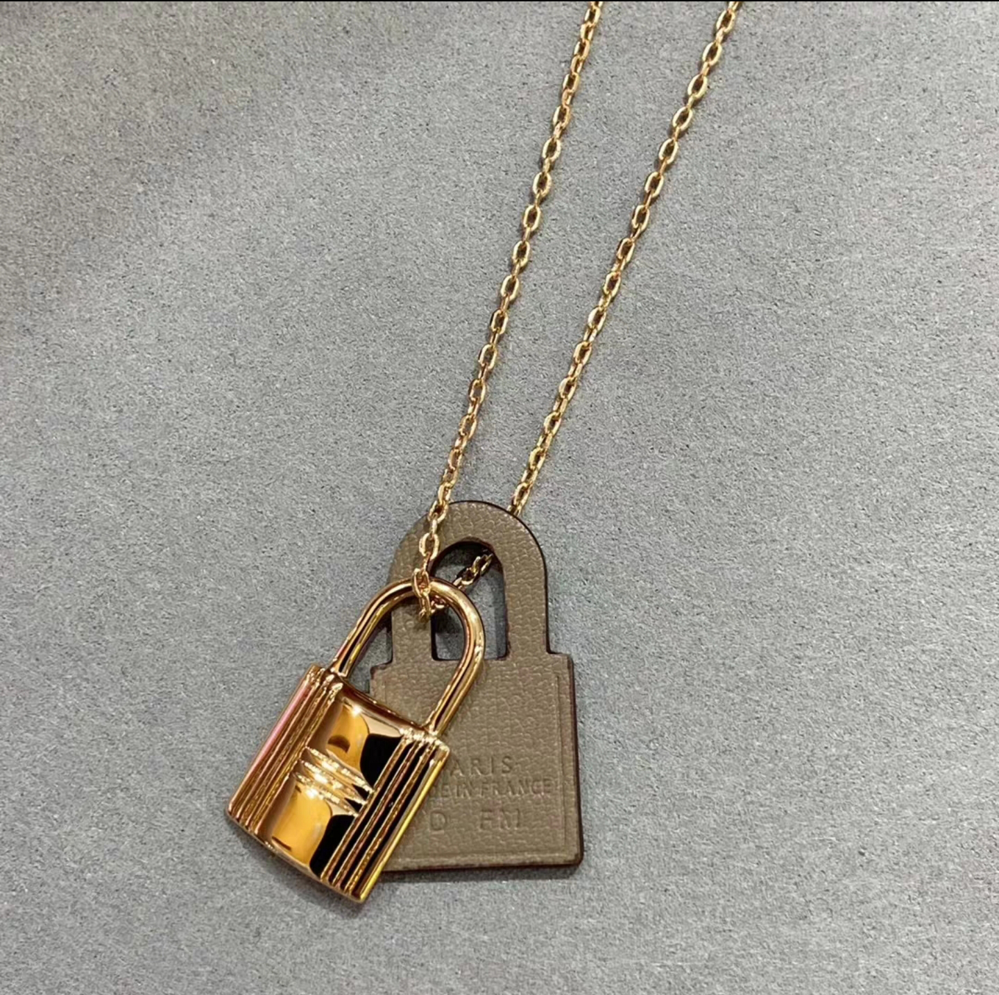Pendant Necklaces Designer Necklace Double lock head Pendant Necklace Niche High Sense Geometric Designer Pendant Jewelry Men Women Gift