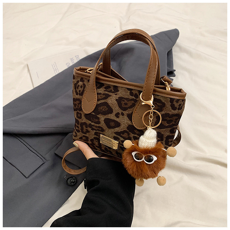 Summer new women's crossbody bag fashion leopard print women's fashion crossbody bag cute hanging decoration new women's women's s