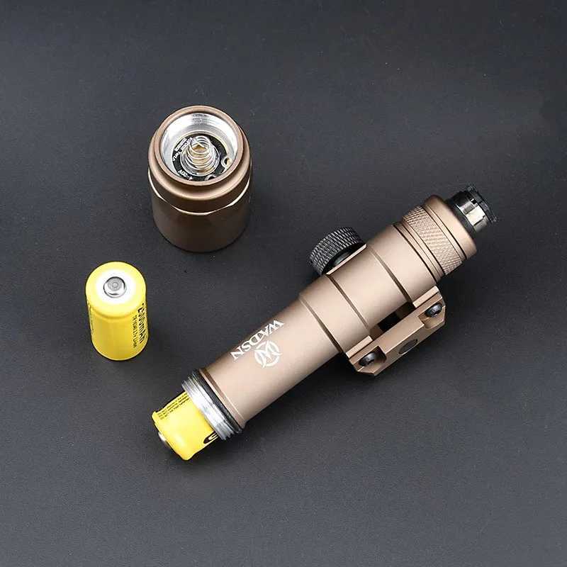 Vadsn SF M600U Airsoft Scout Lamp Weapon Flashlight Base White LED Hunting Spotlight 800Lumen Weapon Gun Lights Constant Switch W250722