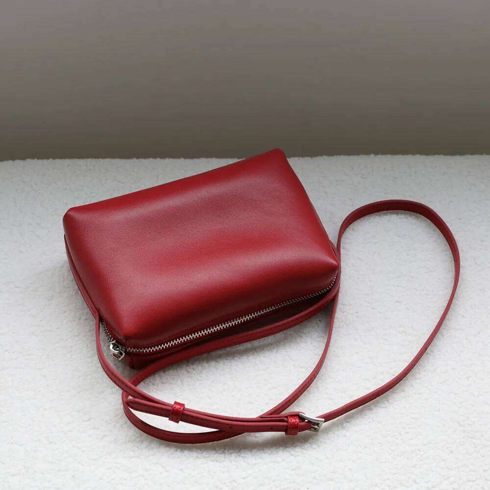 Sheepskin Small Square 2025 New Niche Vintage Genuine Leather Mobile Phone Simple Women Mini One-Shoulder Crossbody Bag