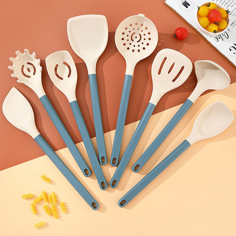 New Non stick Silicone Kitchenware Set of 8 Silicone Shovel Nylon Handle Food Grade Silicone Cooking Spoon