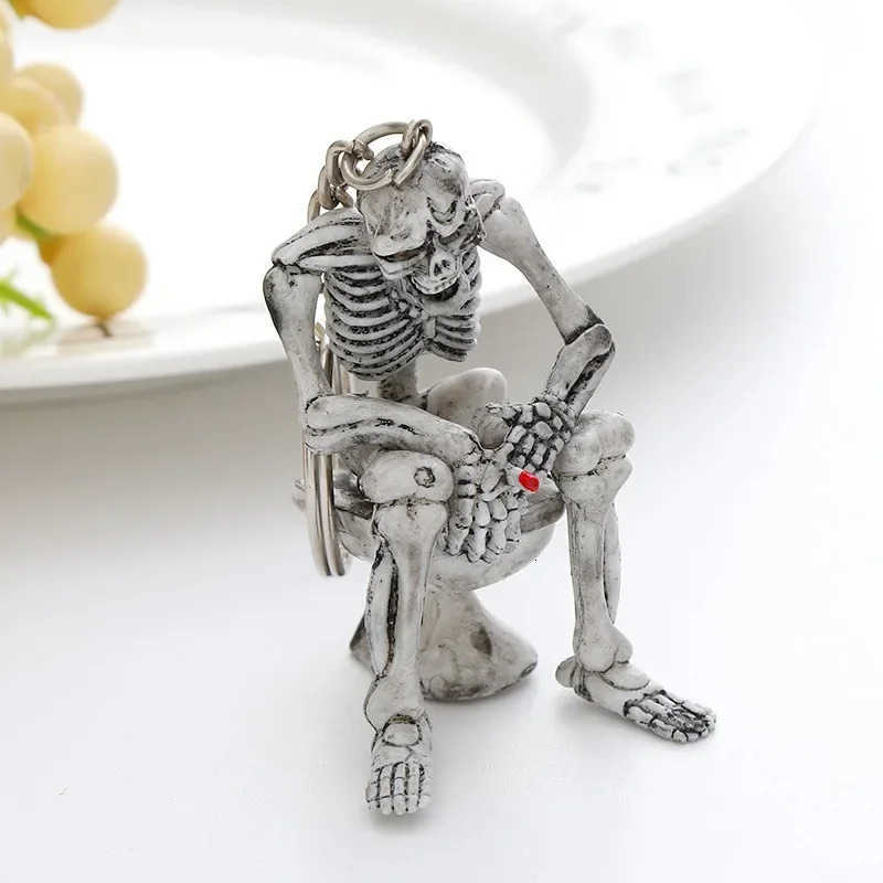 Punk Toilet Ghost Creative Keychain Personalized Skeleton Sitting on Toilet Retro Car Key Pendant Funny Gift Accessories U250723