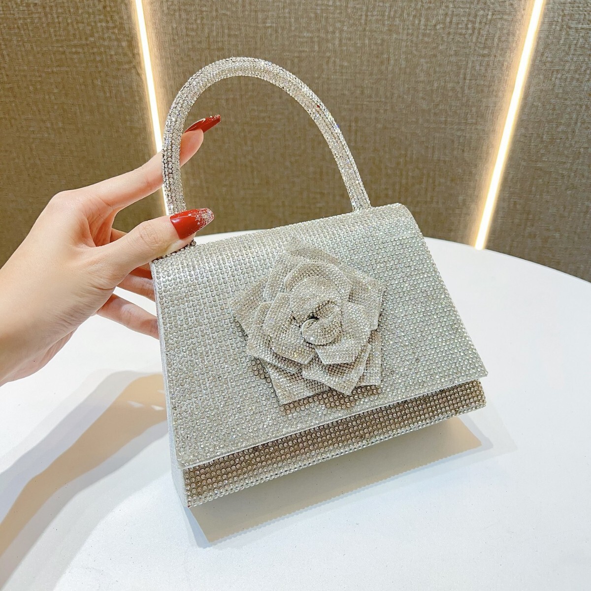 Summer new women's crossbody bag new handbag rhinestone women's flower chain small square bag handbag new women's shoulder bag new desi