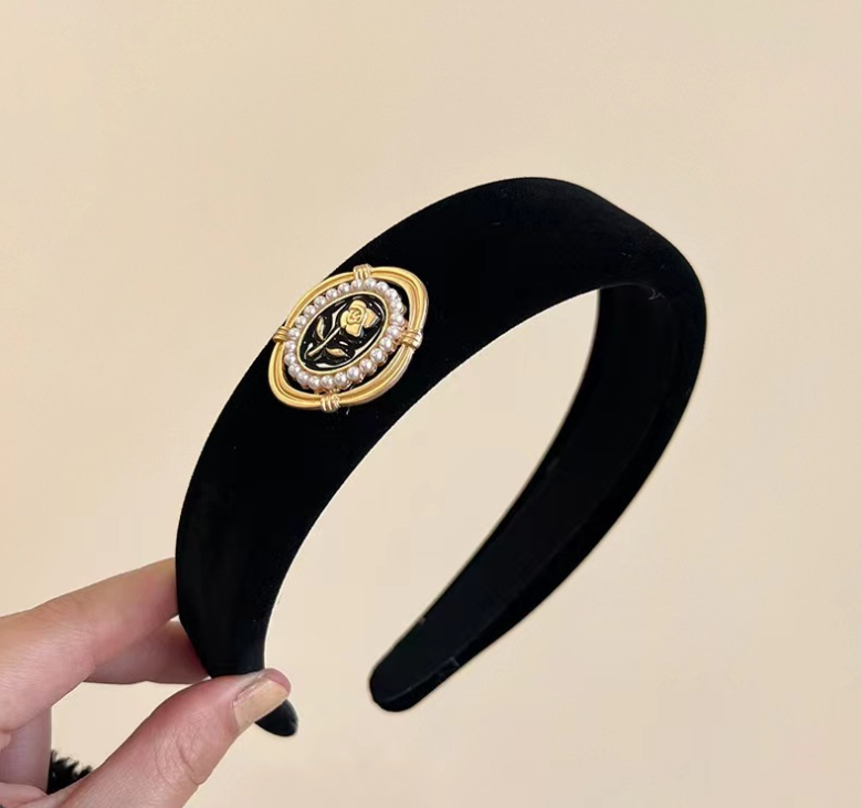 Black Vintage Velvet Hairbands Luxury French High-top Headbands with Letters Premium Red Velvet Hairbands