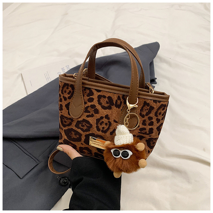Summer new women's crossbody bag fashion leopard print women's fashion crossbody bag cute hanging decoration new women's women's s